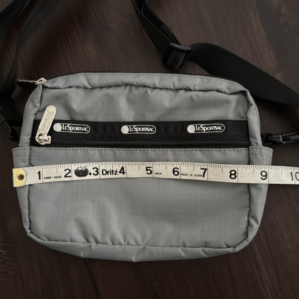 LeSportsac CROSSBODY BELT BAG GRAY BLACK DETACHABLE ADJUSTABLE STRAP - Picture 4 of 9